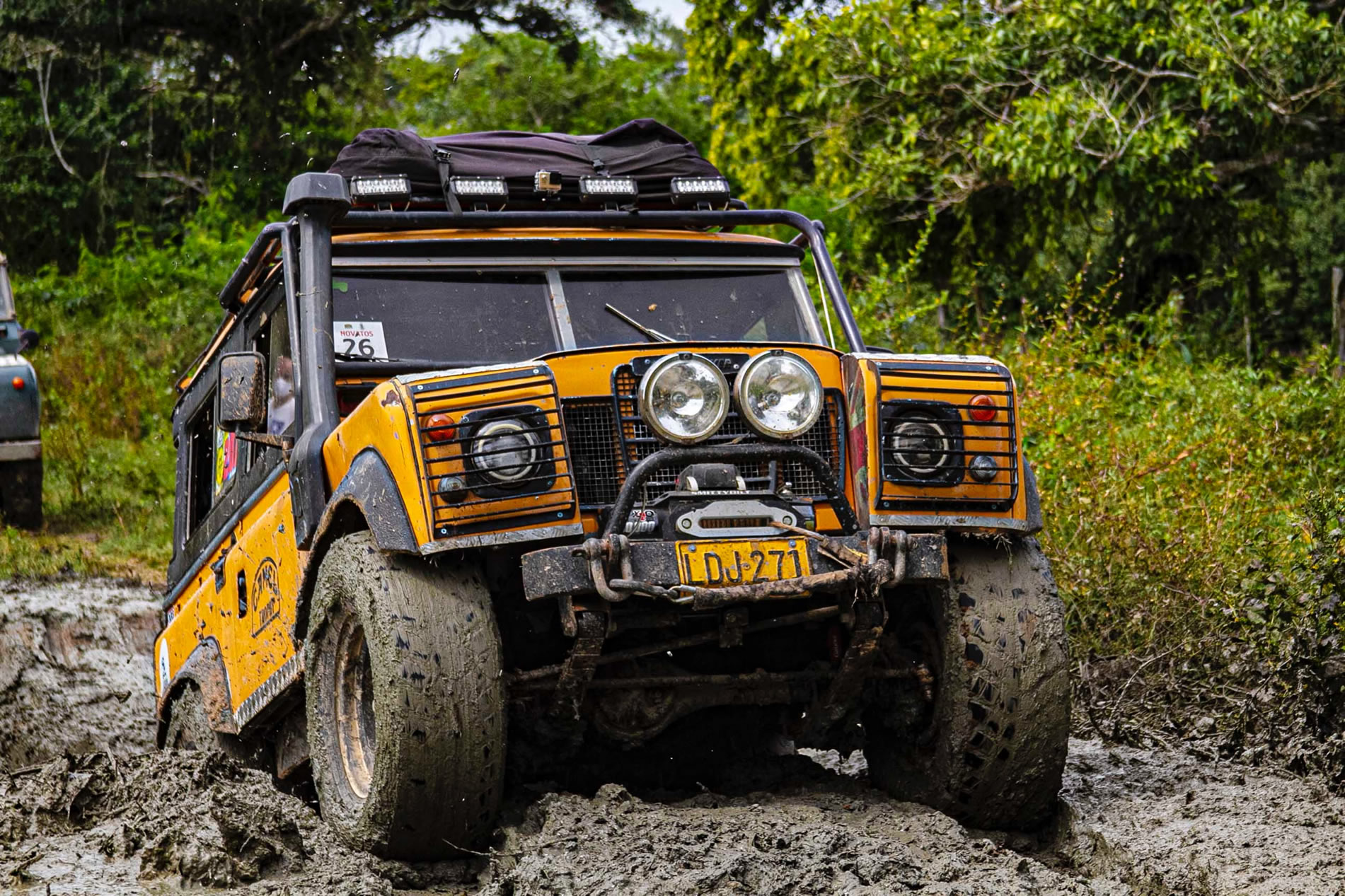 Mastering Off-Roading: Expert Advice for Land Rover Enthusiasts